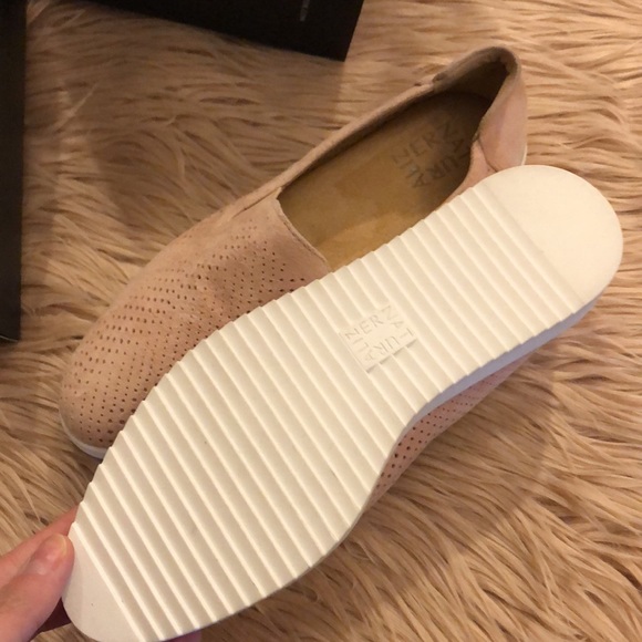 new Naturalizer Women's Bonnie Slip-ons Loafer - Picture 7 of 15